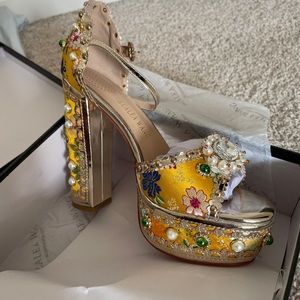 Azalea Wang CiCi Platforms